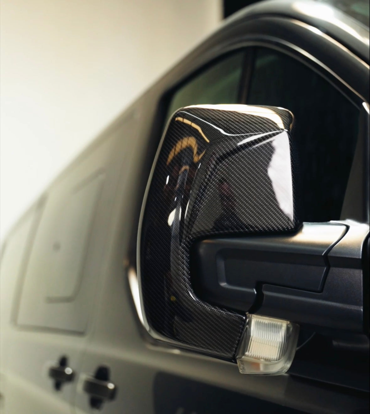 Ford Transit Custom Exterior Wing Mirror And Vent Carbon Pack D1